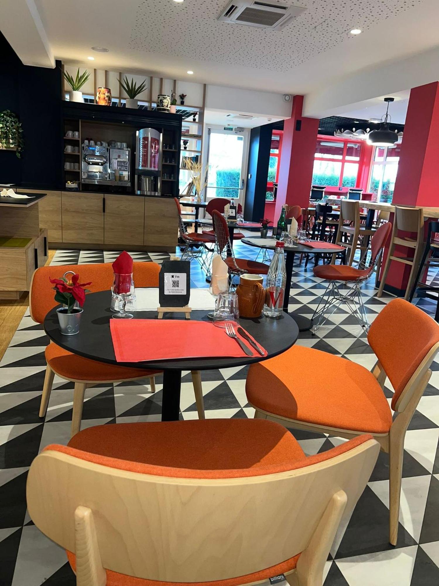Отель Ibis Strasbourg Sud La Vigie Оствальд Экстерьер фото